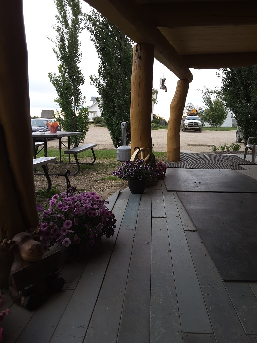 Big Tee Golf RV Park & Motel | Brazeau County, AB T0C 0P0, Canada | Phone: (780) 696-3883