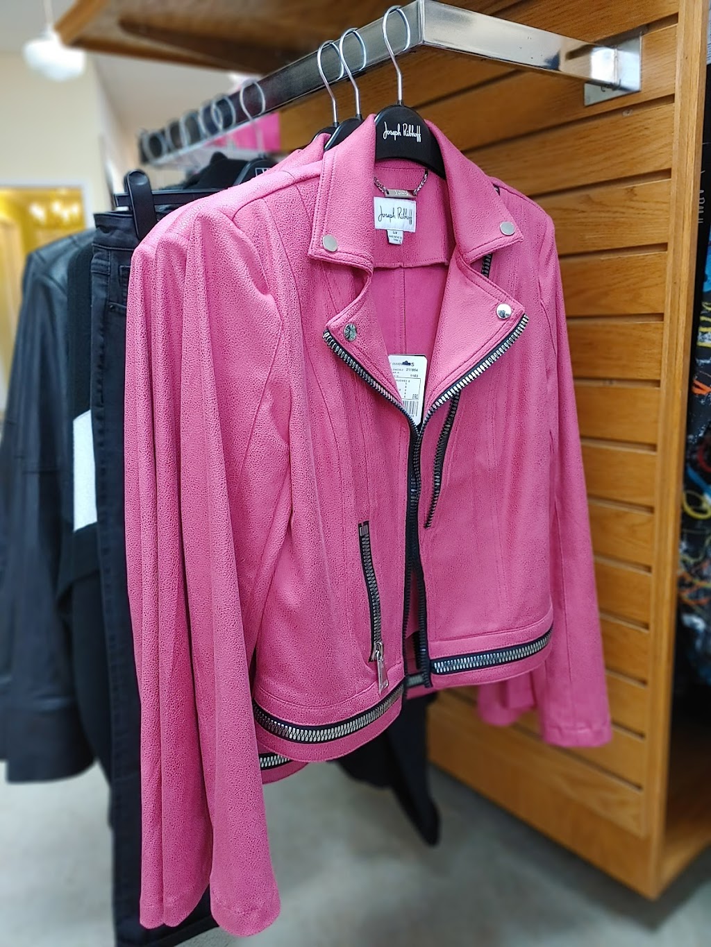 Aprils Image Fashions | 14 Dundas St E, Napanee, ON K7R 1H6, Canada | Phone: (613) 354-0017