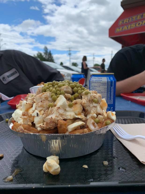 Le poutinault casse croute | 270b Bd Thibeau, Trois-Rivières, QC G8T 6Y4, Canada | Phone: (819) 909-4433