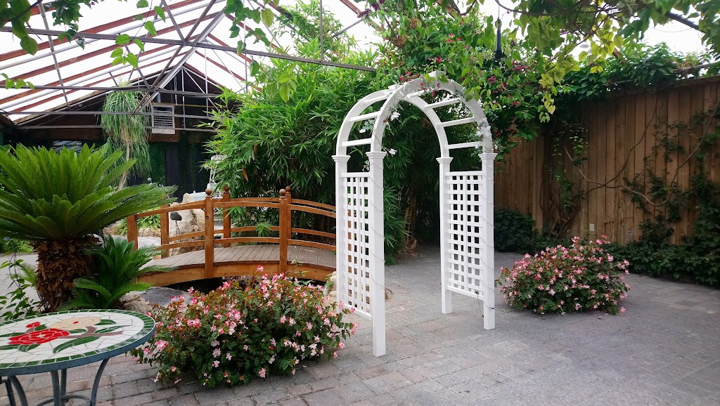 Madisons Greenhouse Event Venue | 160 Bayview Pkwy, Newmarket, ON L3Y 3W3, Canada | Phone: (905) 853-5900