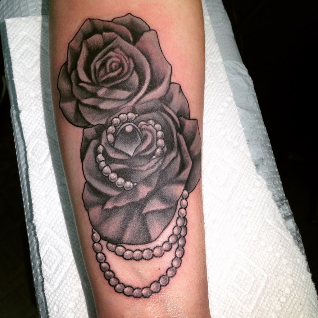 Jessica Danilow | Gypsy Cat Tattoos | 353 Provencher Blvd #1, Winnipeg, MB R2H 0G8, Canada | Phone: (204) 963-8282
