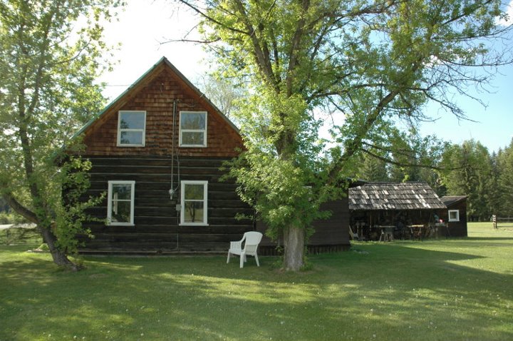 Whitewood Vacation Rental | 735 BC-6, Cherryville, BC V0E 2G3, Canada | Phone: (250) 547-6550