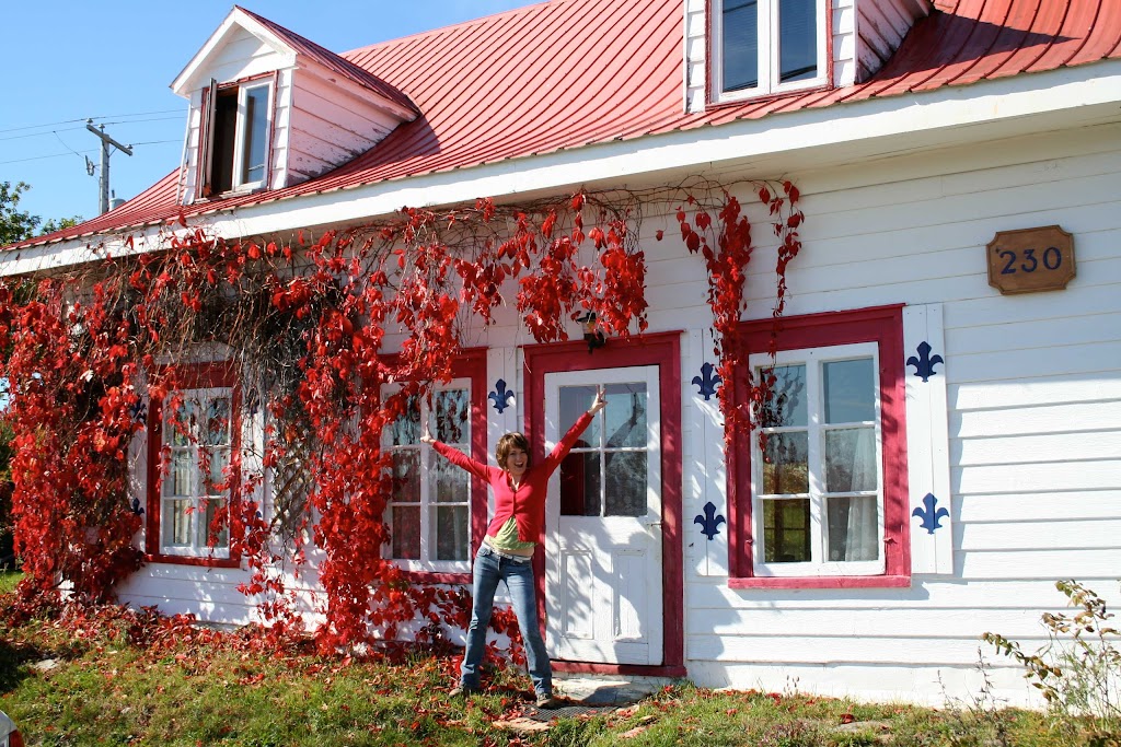 La maison Harvey | 230 Chem. de Port au Persil, Saint-Siméon, QC G0T 1X0, Canada | Phone: (450) 774-0515