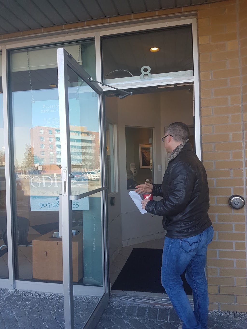 Streetsville Medical Centre | 5425 Creditview Rd #8, Mississauga, ON L5V 2P3, Canada | Phone: (905) 826-1164