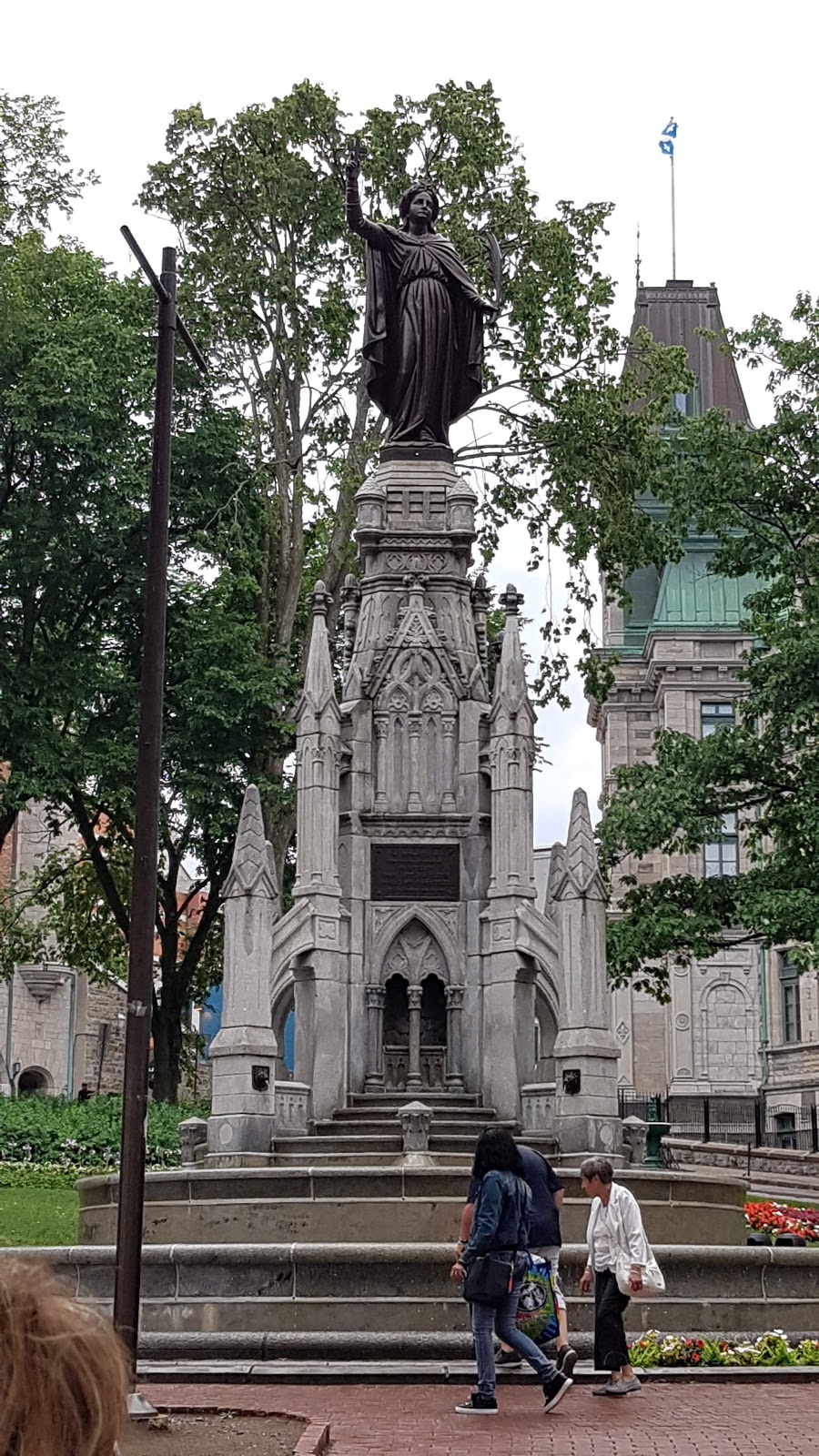 Tours Voir Quebec | 12 Rue Sainte-Anne, Québec, QC G1R 3X2, Canada | Phone: (418) 694-2001