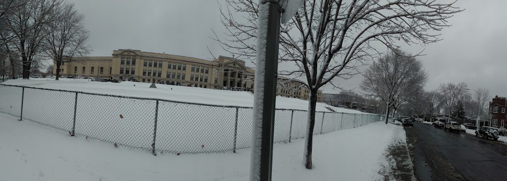 Collège Marianopolis | 4873 Avenue Westmount, Westmount, QC H3Y 1X9, Canada | Phone: (514) 931-8792