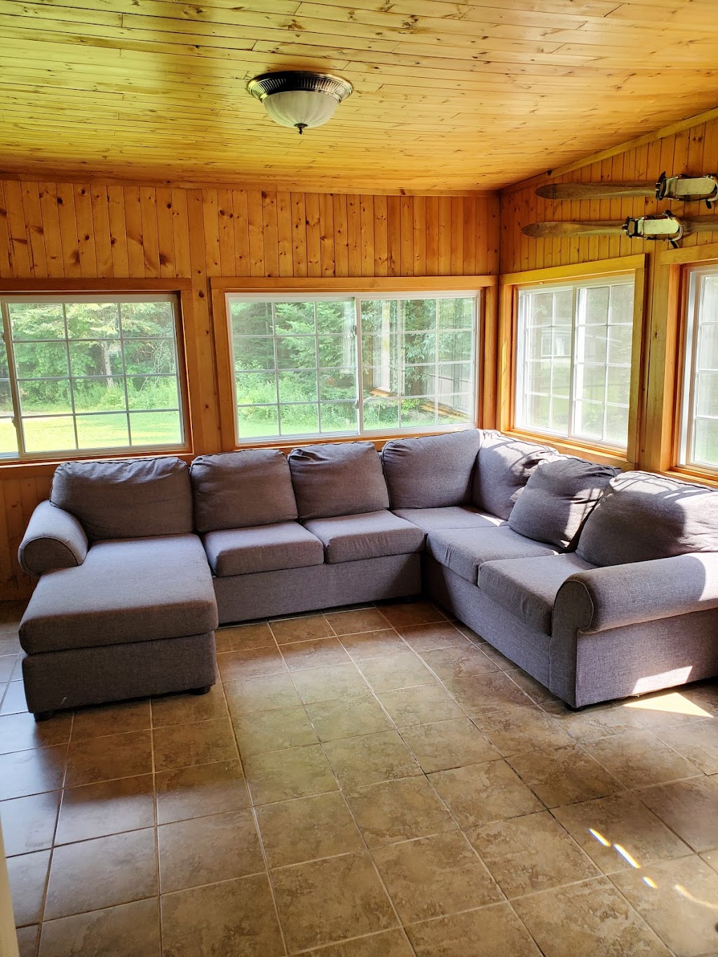 Sky Blue Cottage Retreat | 1130 Lone Pine Dr, Bracebridge, ON P1L 1X4, Canada | Phone: (647) 988-8209