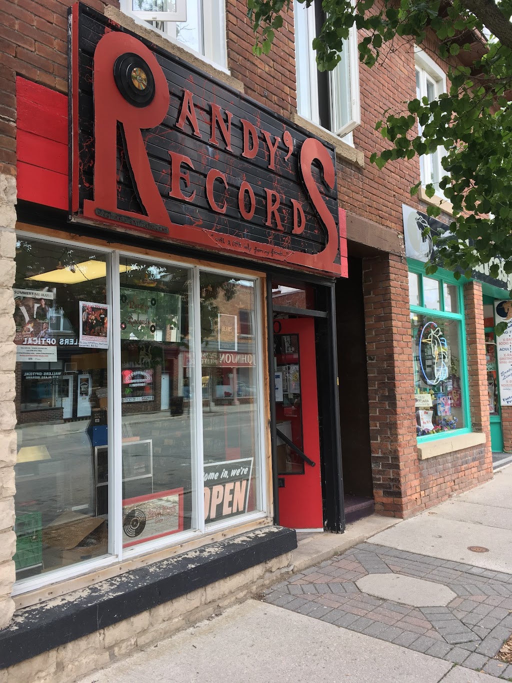 Randys Records CDS & Tapes | 270 8th Street East, Owen Sound, ON N4K 1L1, Canada | Phone: (697) 808-1216