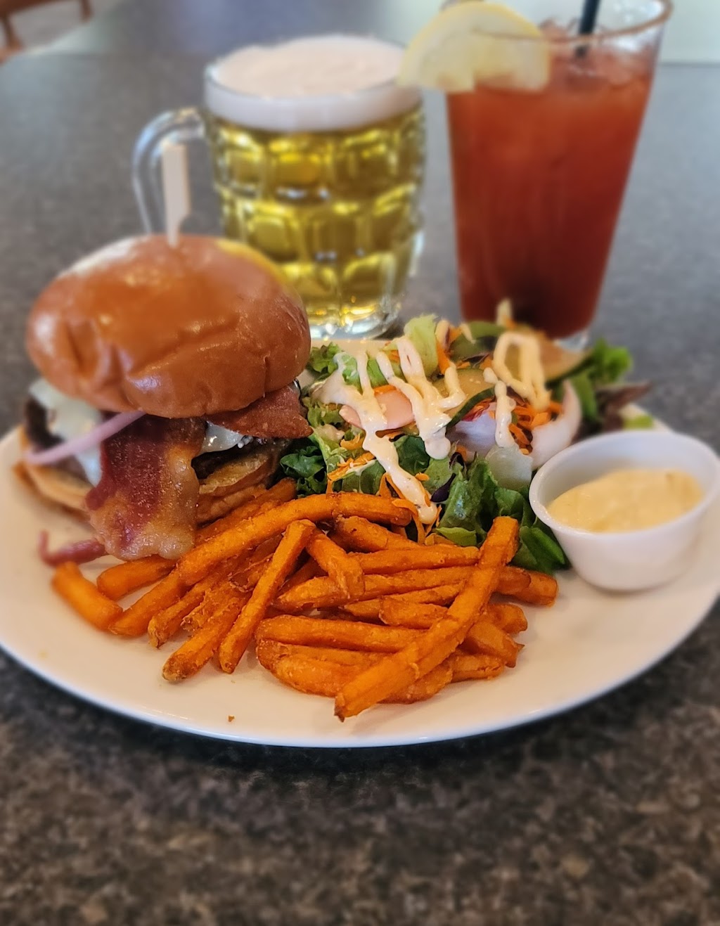 Clubhouse Casual | 2700 2 St S, Cranbrook, BC V1C 4H8, Canada | Phone: (778) 520-2522