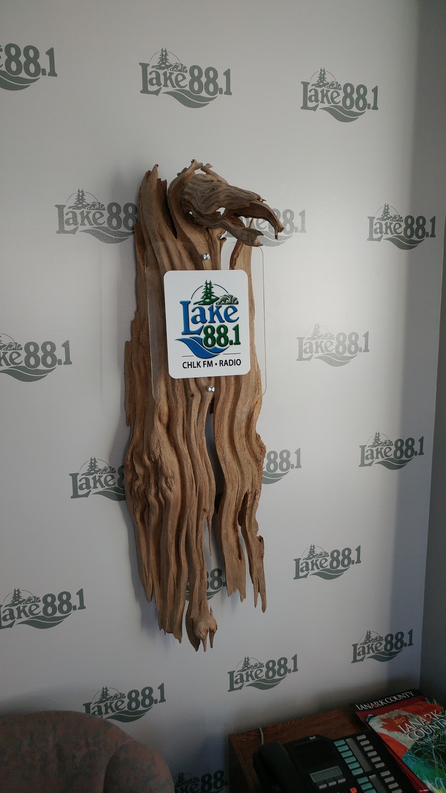 Lake 88.1 | 43 Wilson St W, Perth, ON K7H 2N3, Canada | Phone: (613) 264-8811