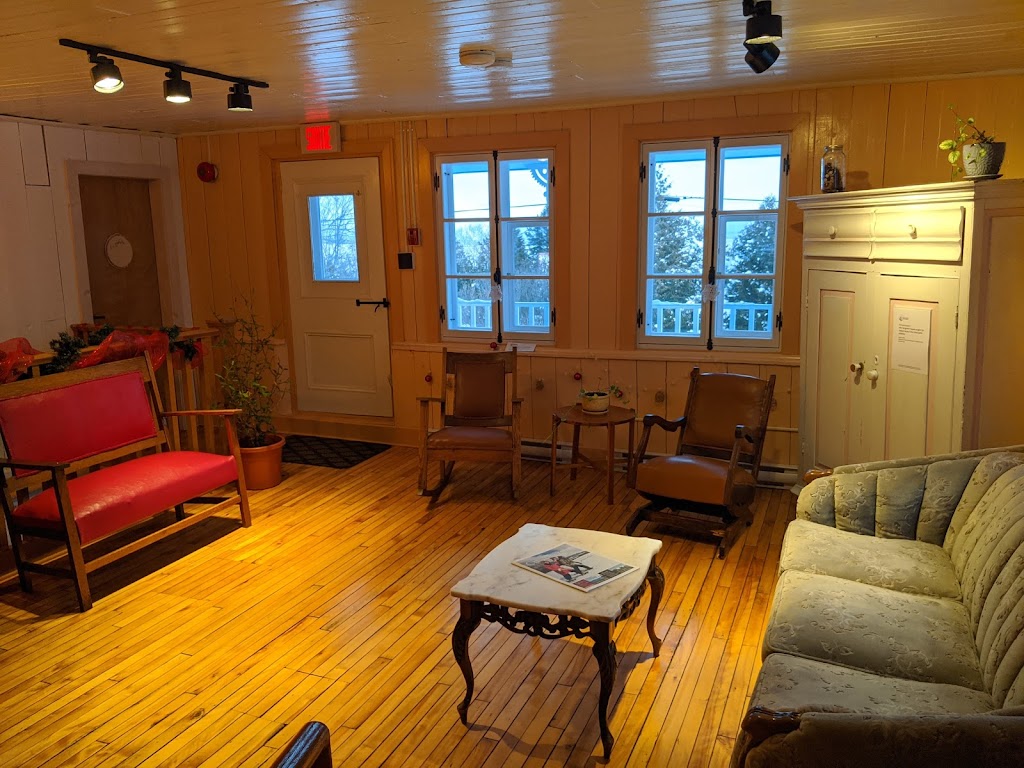 Coopérative de Solidarité LAffluent | 1300 Rue Principale, Petite-Rivière-Saint-François, QC G0A 2L0, Canada | Phone: (418) 632-5653
