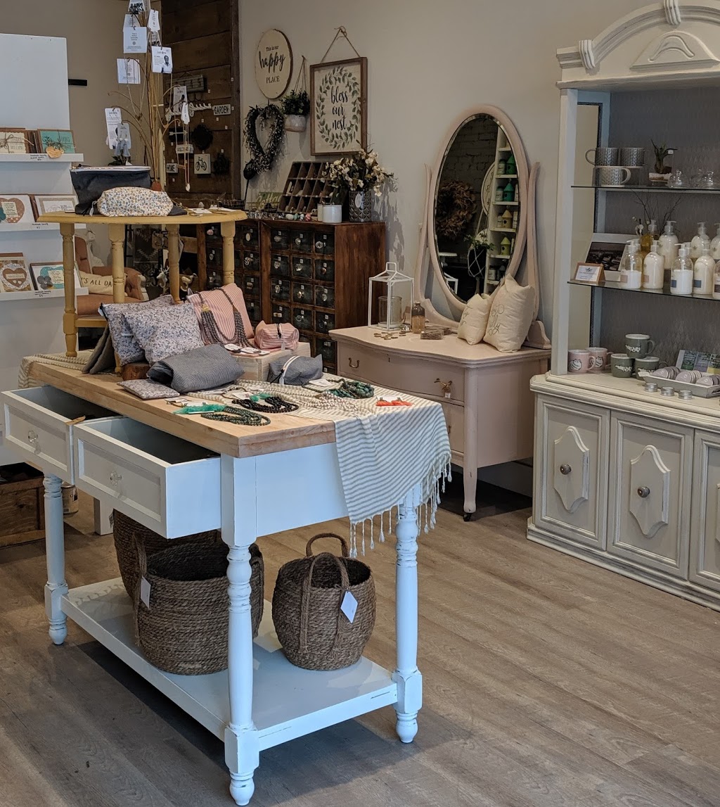 Vintage Charm | 162 Locke St S, Hamilton, ON L8P 4A9, Canada | Phone: (289) 683-0245