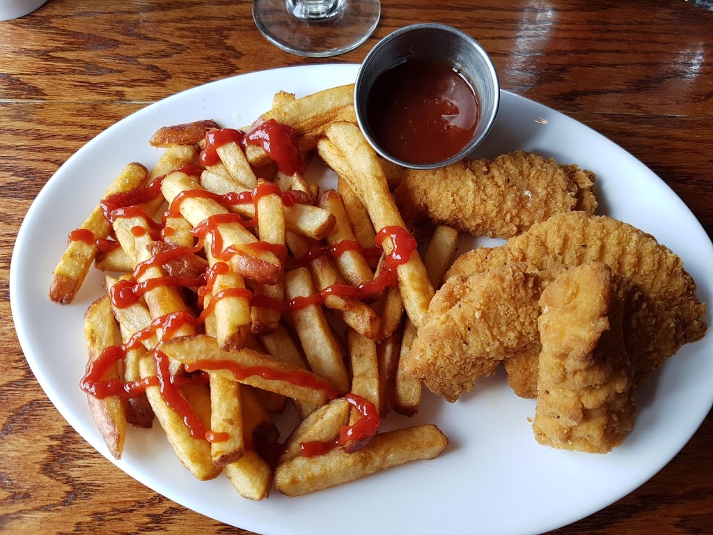 Boondocks Restaurant | 6 Government Wharf Rd, Eastern Passage, NS, Canada | Phone: (902) 465-3474