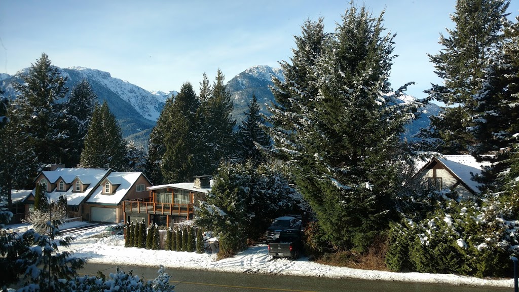 Squamish Bed and Breakfast | 40402 Skyline Dr, Garibaldi Highlands, BC V0N 1T0, Canada | Phone: (604) 848-5877