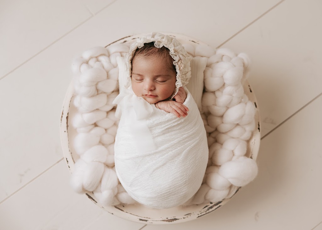 Eternelle Photography | 5548 Chinook St, Chilliwack, BC V2R 0T3, Canada | Phone: (778) 826-0269