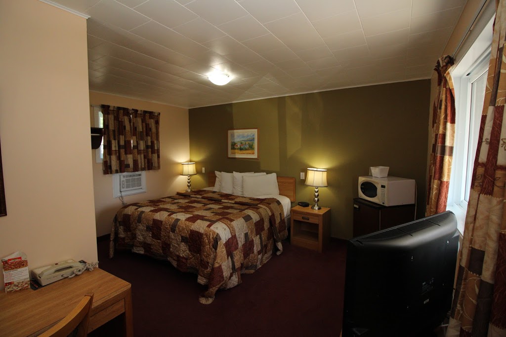 Rogers Motel | 178 Lombard St, Smiths Falls, ON K7A 5B8, Canada | Phone: (613) 283-5200