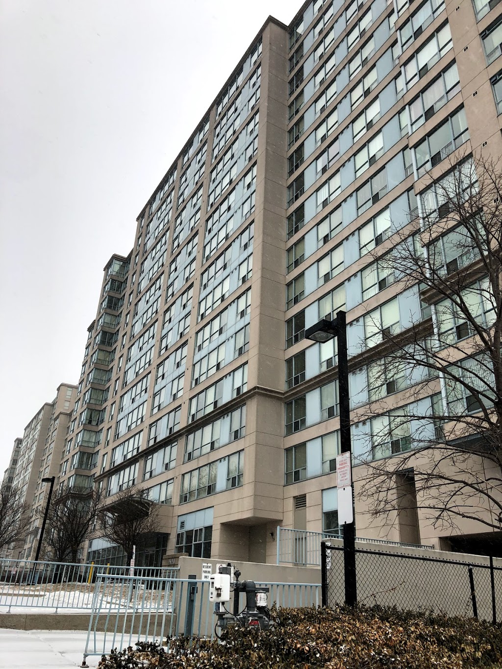 Home On Truck | 2020 Don Mills Rd, Toronto, ON M3A 3R6, Canada | Phone: (647) 619-2929