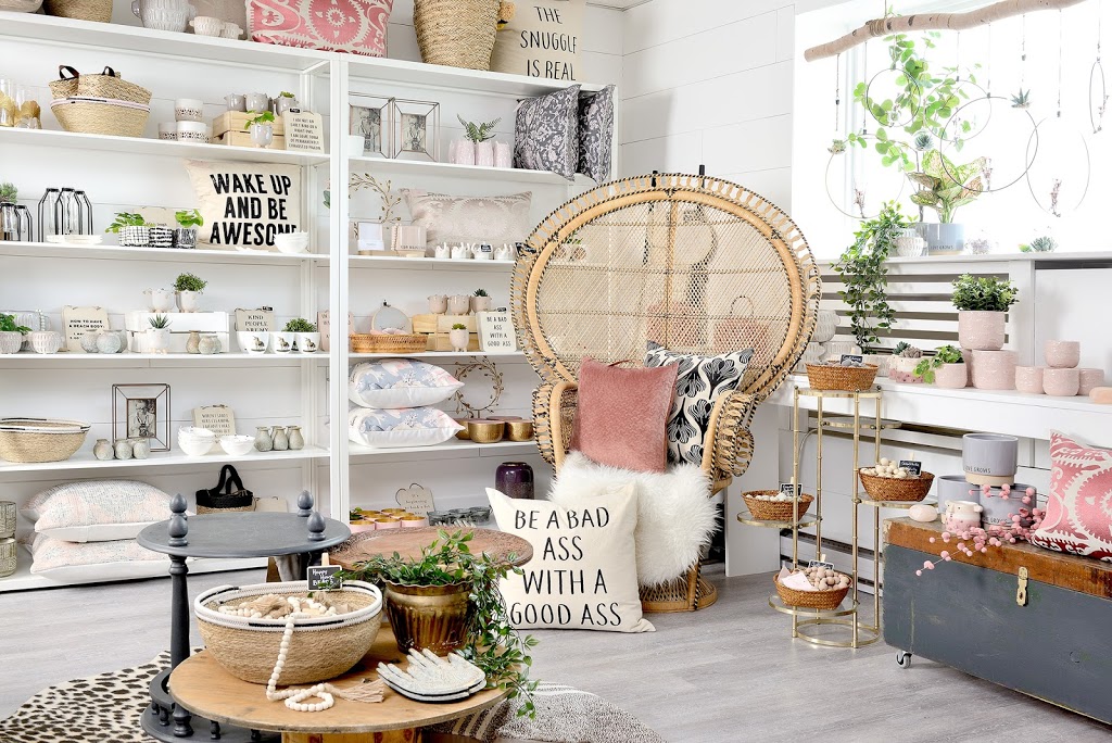 Hue La La | 1110 Heritage Rd Unit 6, Burlington, ON L7L 4X9, Canada | Phone: (416) 518-1131