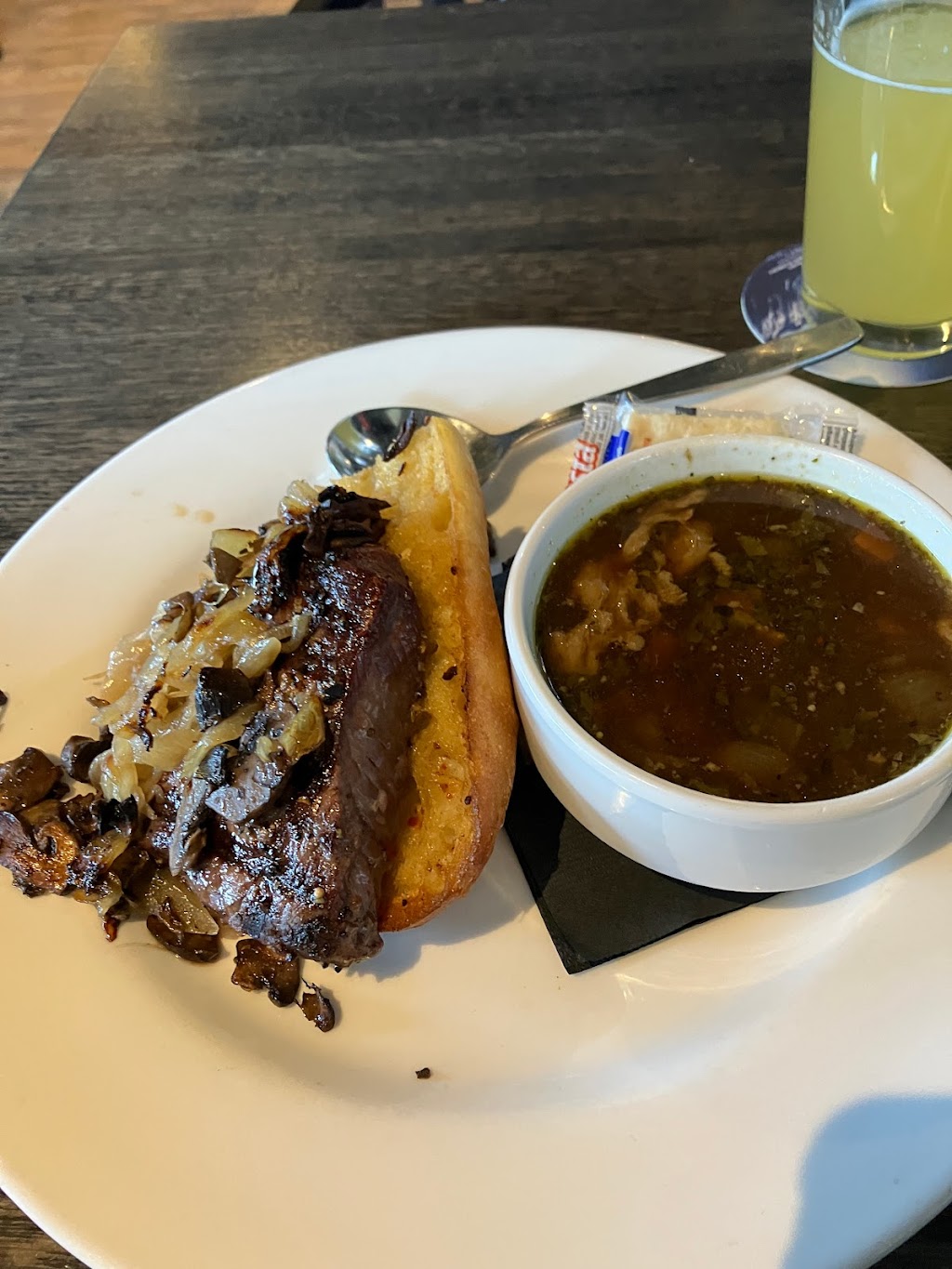 Don Cherrys Sports Grill | 209 Van Horne St S, Cranbrook, BC V1C 6R9, Canada | Phone: (778) 520-2224
