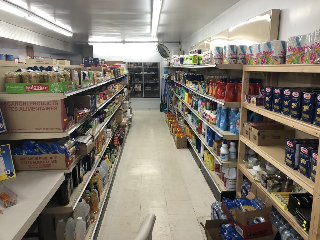 Silverthorn Market convenience | 467 Silverthorn Ave, York, ON M6M 3H6, Canada | Phone: (416) 651-1984