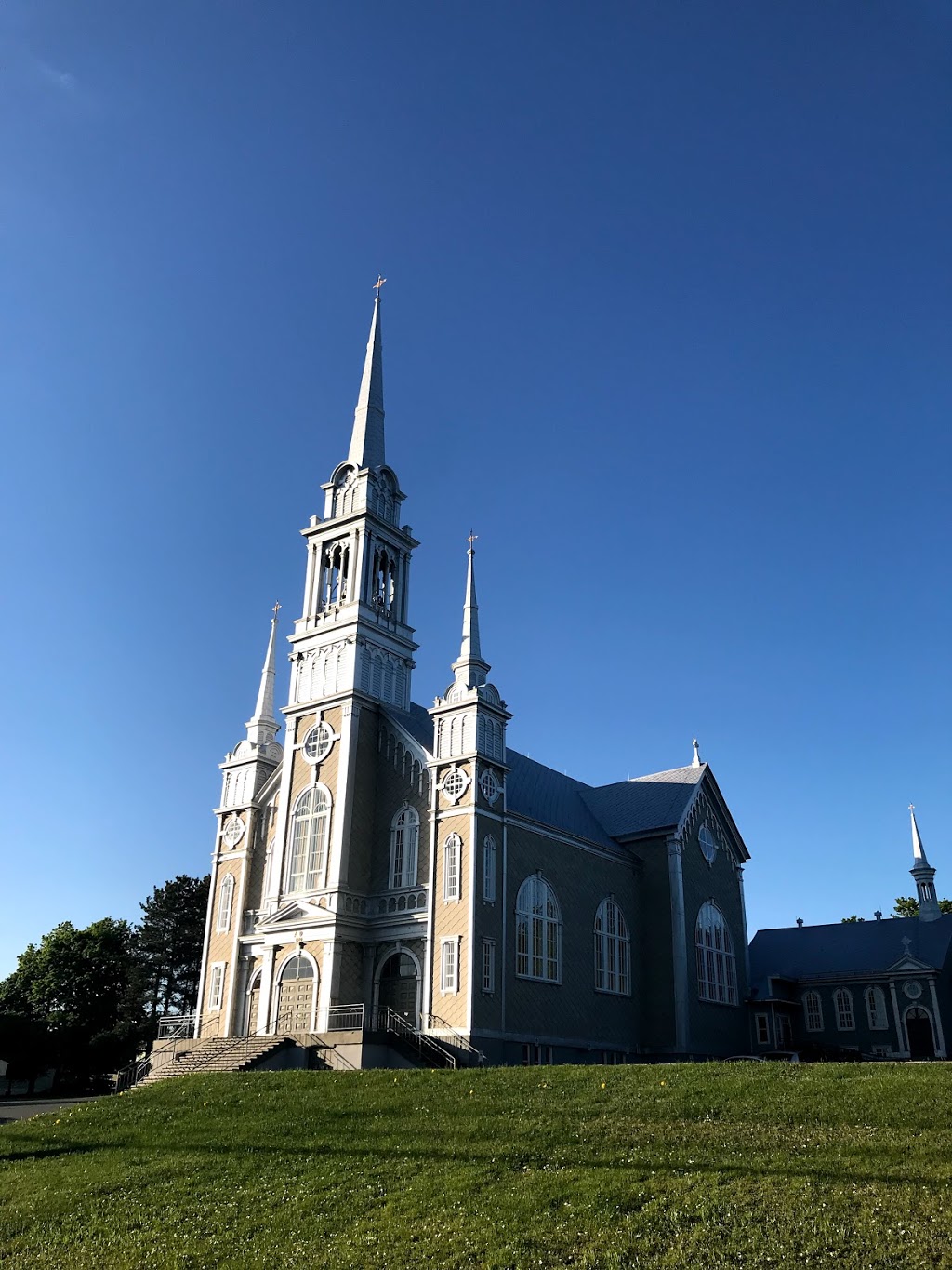 Presbytère Saints-Anges | 504 Avenue Principale, Saints-Anges, QC G0S 3E0, Canada | Phone: (418) 253-5577