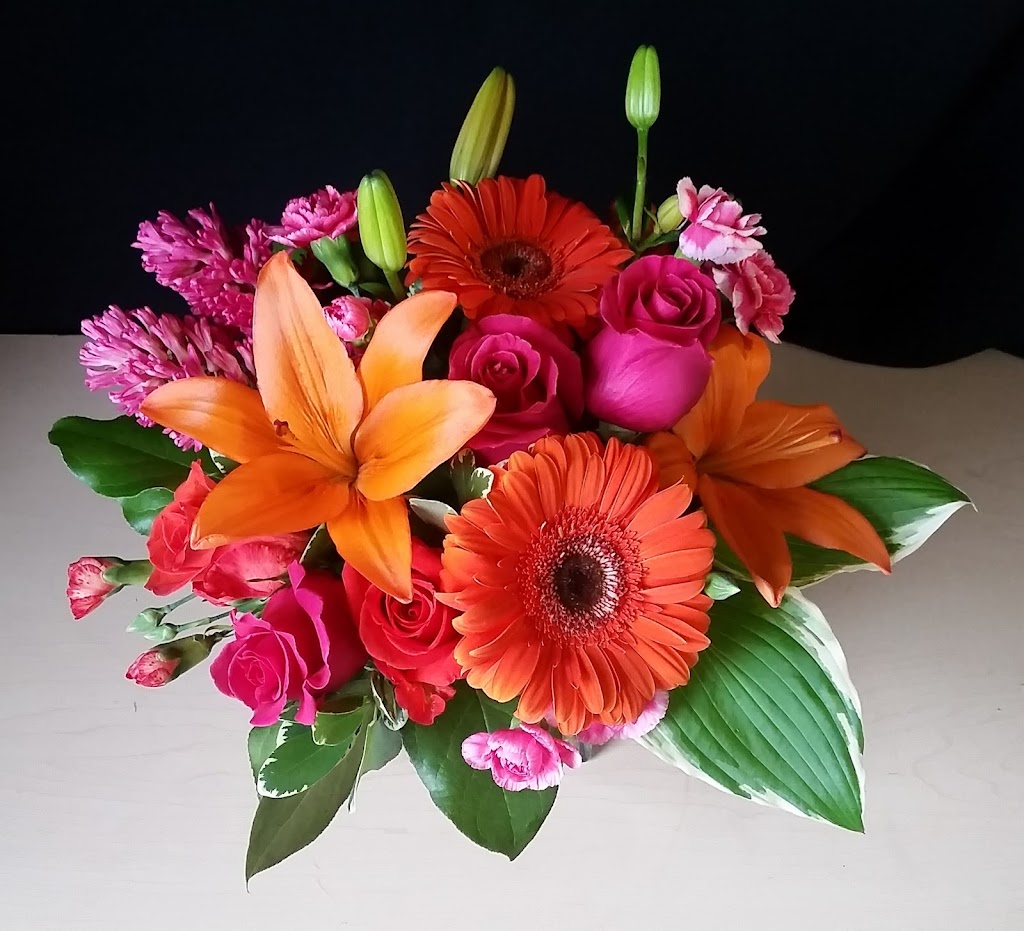 Danielles Flower Shop | 360 Mountain Rd, Moncton, NB E1C 2M6, Canada | Phone: (506) 382-7673