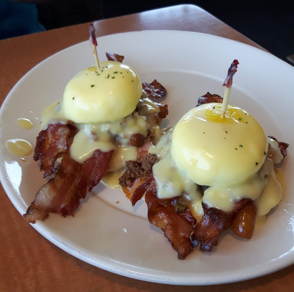 Smittys Family Restaurant | 1515 13 Ave SE, High River, AB T1V 2B1, Canada | Phone: (403) 652-1350