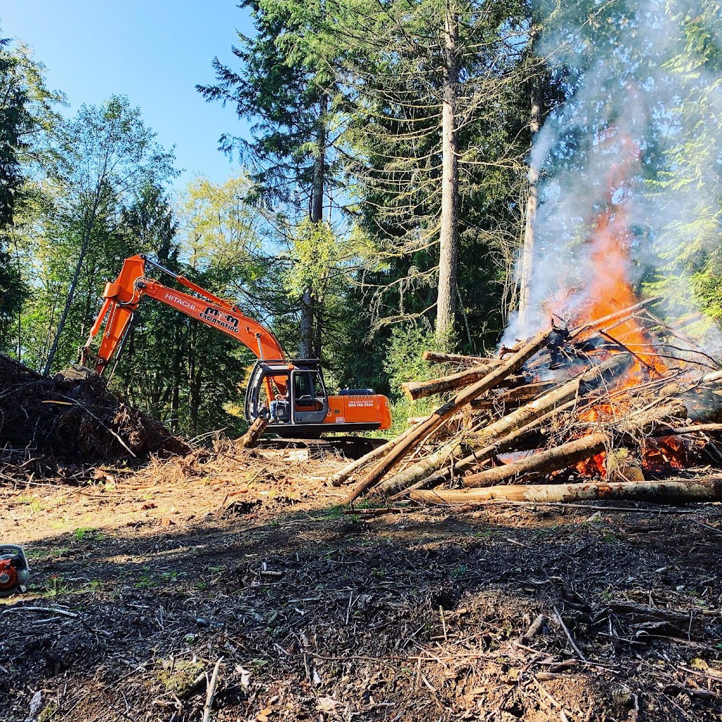 M&M Excavating | 5000 Bay Rd, Sechelt, BC V0N 3A0, Canada | Phone: (604) 740-2424