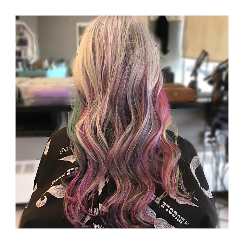 Hair Tracks Salon | 1198 Wecker Dr, Oshawa, ON L1J 3P1, Canada | Phone: (905) 571-0086