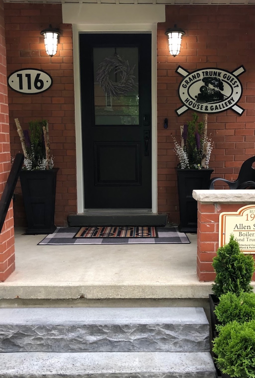 Grand Trunk Guest House & Gallery | 116 Centre St, Stratford, ON N5A 1E6, Canada | Phone: (519) 590-4442