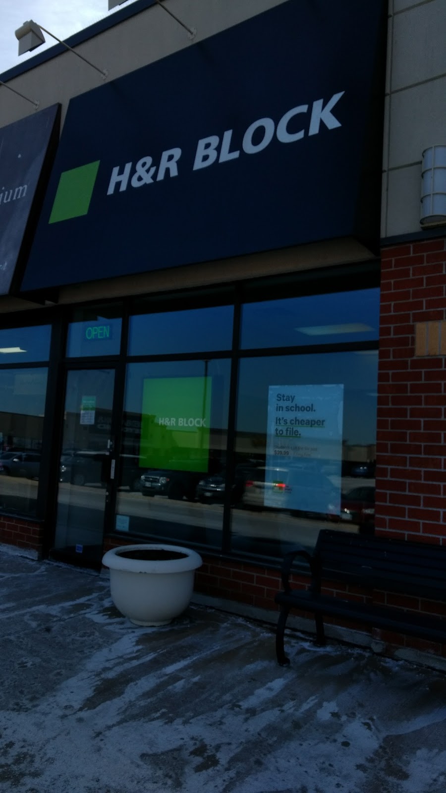 H&R Block | 210 North Service Rd W P1030, Oakville, ON L6M 2Y2, Canada | Phone: (905) 842-7600