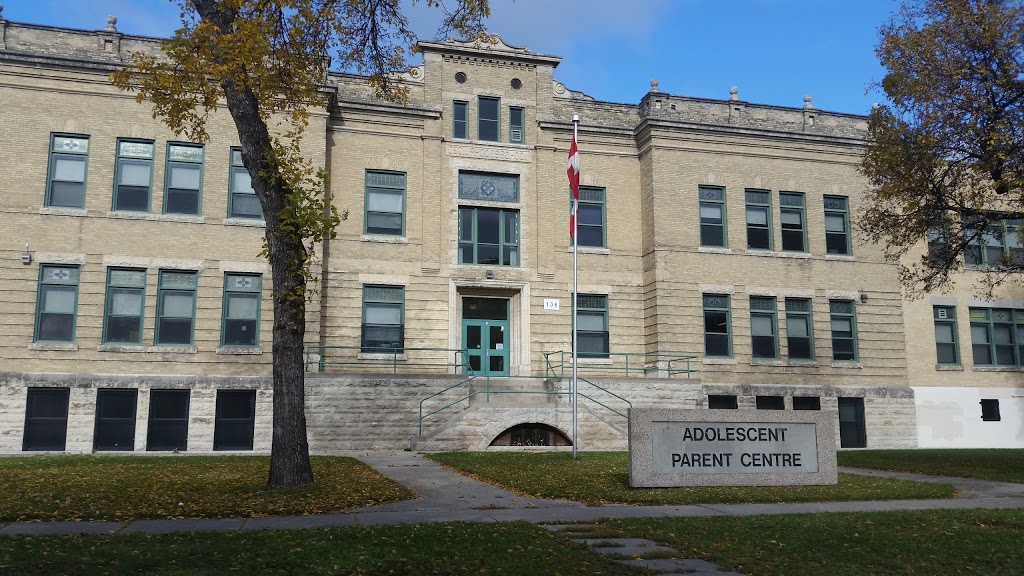 Cecil Rhodes School | 1570 Elgin Ave W, Winnipeg, MB R3E 1C2, Canada | Phone: (204) 783-9012