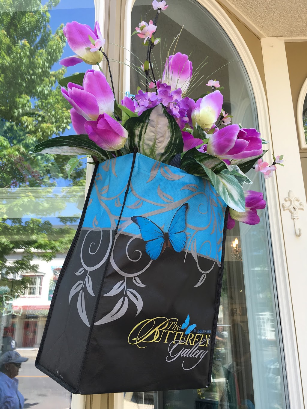The Butterfly Gallery | 4438 Queen St, Niagara Falls, ON L2E 2L3, Canada | Phone: (905) 354-3204