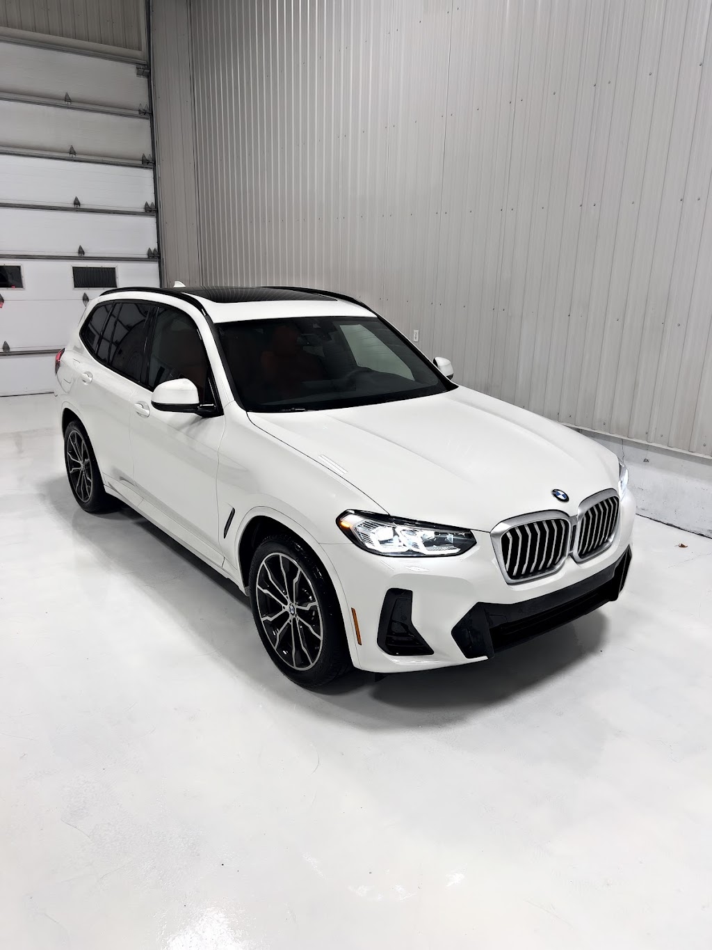 CHRLZ Auto Club | 324 Rue Laurier Suite 12, Saint-Apollinaire, QC G0S 2E0, Canada | Phone: (819) 763-0238