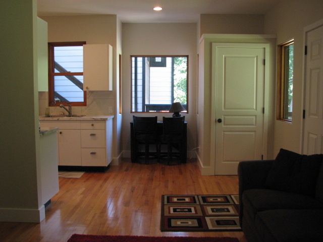 Ashling Cottage | 1875 Ashling Rd, Qualicum Beach, BC V9K 2V1, Canada | Phone: (250) 713-9680
