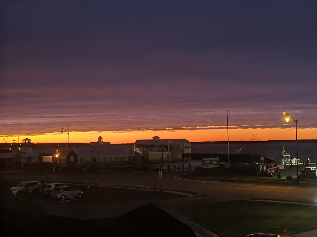 The Loyalist Country Inn | 195 Heather Moyse Dr, Summerside, PE C1N 5R1, Canada | Phone: (902) 436-3333