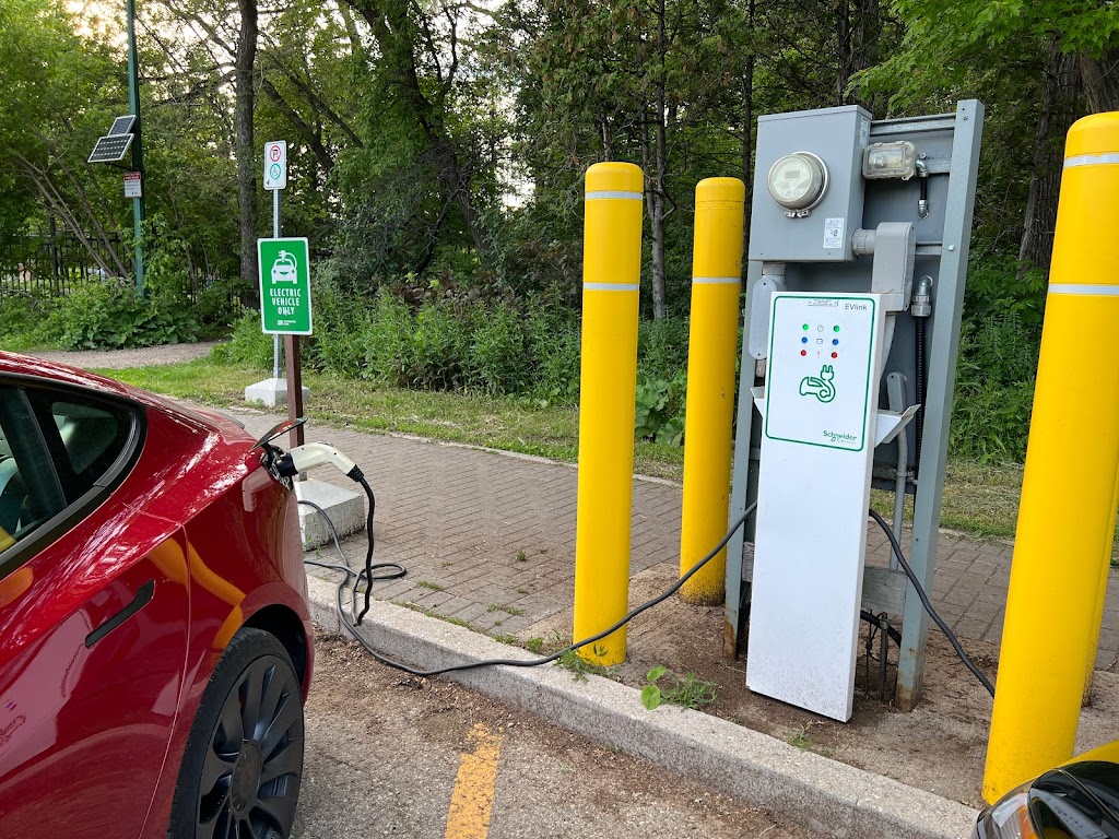 Electric Vehicle Charging Station 460 Assiniboine Park Dr, Winnipeg
