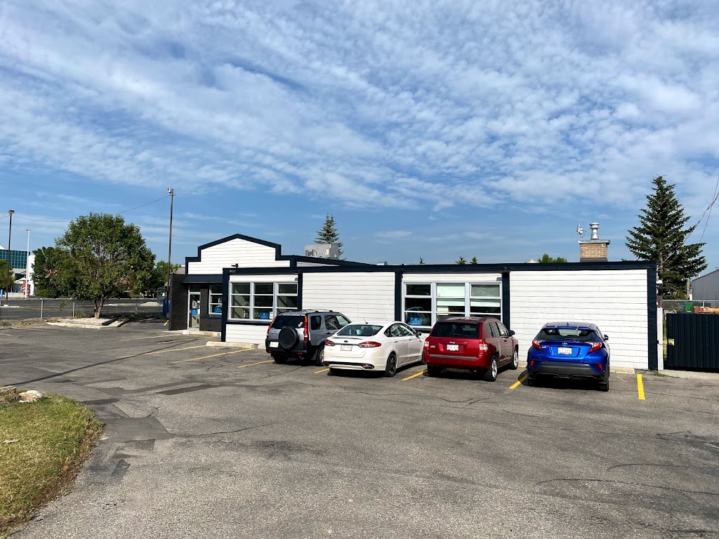 Macleod Trail Animal Hospital | 8910 Macleod Trail SE, Calgary, AB T2H 0M4, Canada | Phone: (403) 255-1168