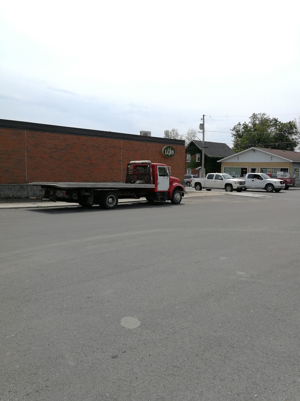 LCBO | 78 St George St, Deseronto, ON K0K 1X0, Canada | Phone: (613) 396-2711