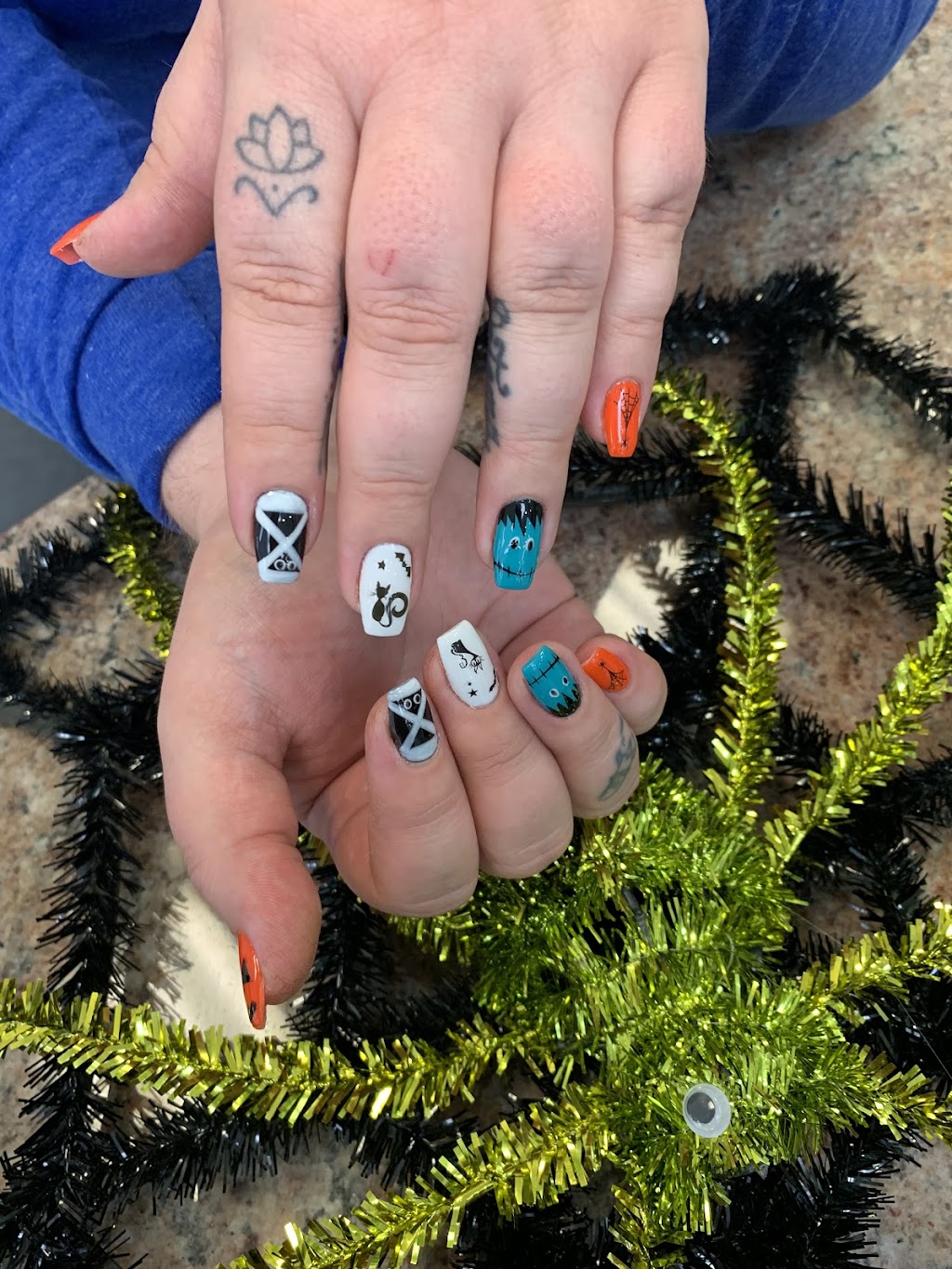 Sunday Nails and Spa | 39 King George Rd, Brantford, ON N3R 5K2, Canada | Phone: (519) 304-7989