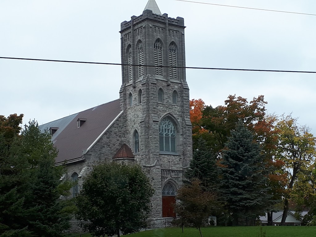 Sacred Heart of Mary Church | church | RR 1, 15 Hwy 95, Wolfe Island, ON K0H 2Y0, Canada | 6133852633 OR +1 613-385-2633
