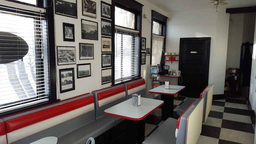 Clive Hotel | 5102 50th St, Clive, AB T0C 0Y0, Canada | Phone: (403) 784-3334