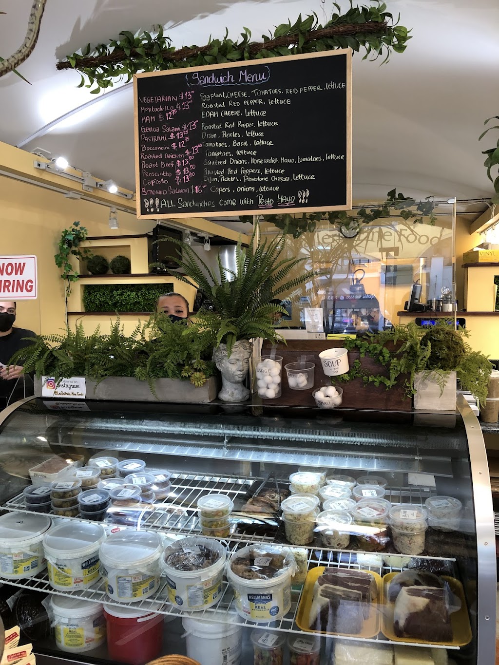 La Galleria Fine Foods | 3055 Highland Blvd, North Vancouver, BC V7R 2X4, Canada | Phone: (604) 990-9162