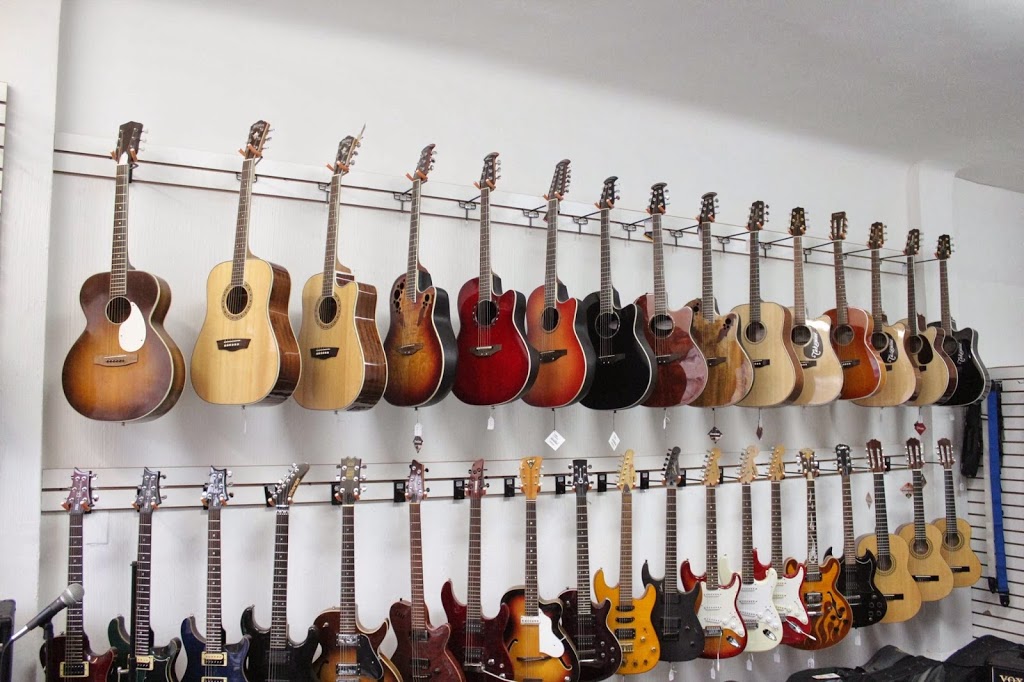 Junction Guitars | 2776 Dundas St W, Toronto, ON M6P 1Y3, Canada | Phone: (416) 761-0056