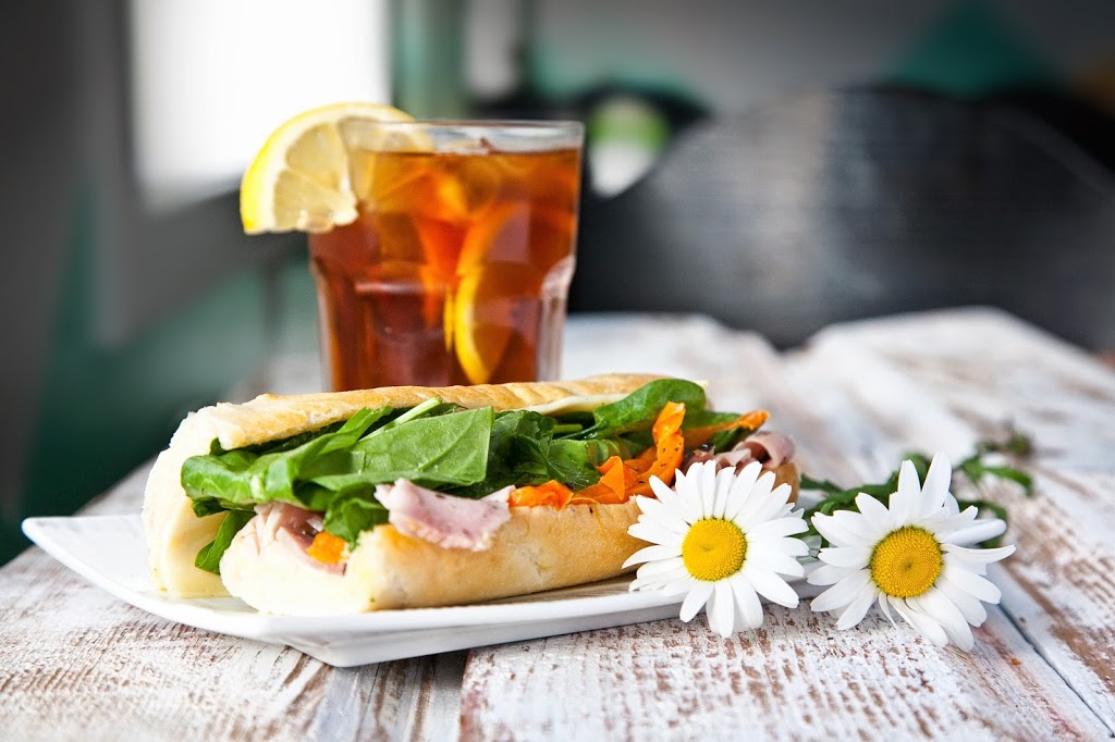 Blondies Cafe | 302 Finlayson St, Sicamous, BC V0E 2V1, Canada | Phone: (250) 515-2000