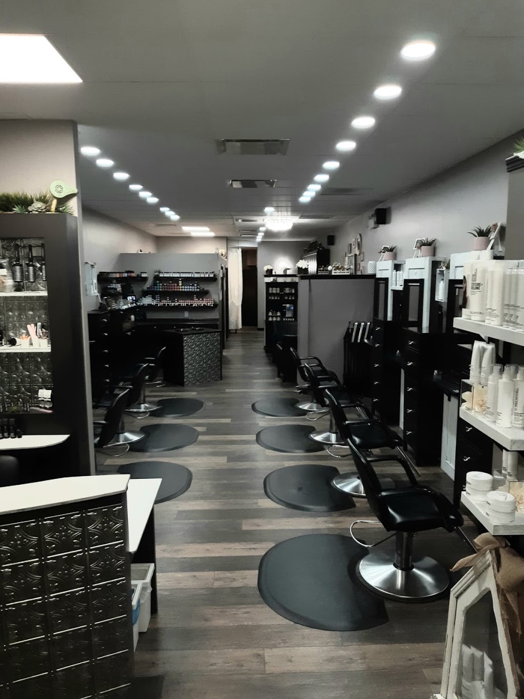 Pink Ice Salon | 5858 111 St NW, Edmonton, AB T6H 3G1, Canada | Phone: (780) 438-5568