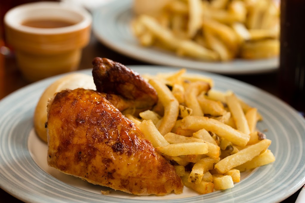 Swiss Chalet Rotisserie & Grill | 44-1111 Davis Dr, Newmarket, ON L3Y 8X2, Canada | Phone: (905) 853-3311