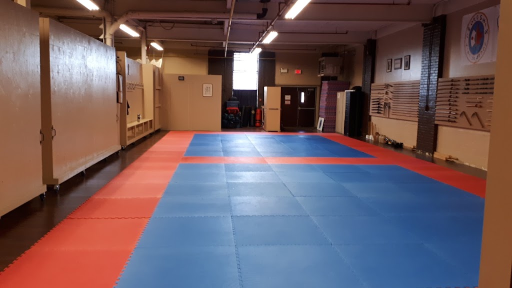 Peterborough Jiu Jitsu | 2410 Lansdowne St W, Township Of Cavan Monaghan, ON K9J 0G5, Canada | Phone: (705) 315-7905