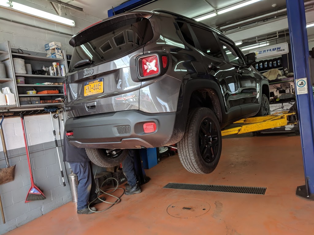 Centre De Svc Vezina Enr | 2331 Ave Royale, Quebec City, QC G1C 1R2, Canada | Phone: (418) 667-4089