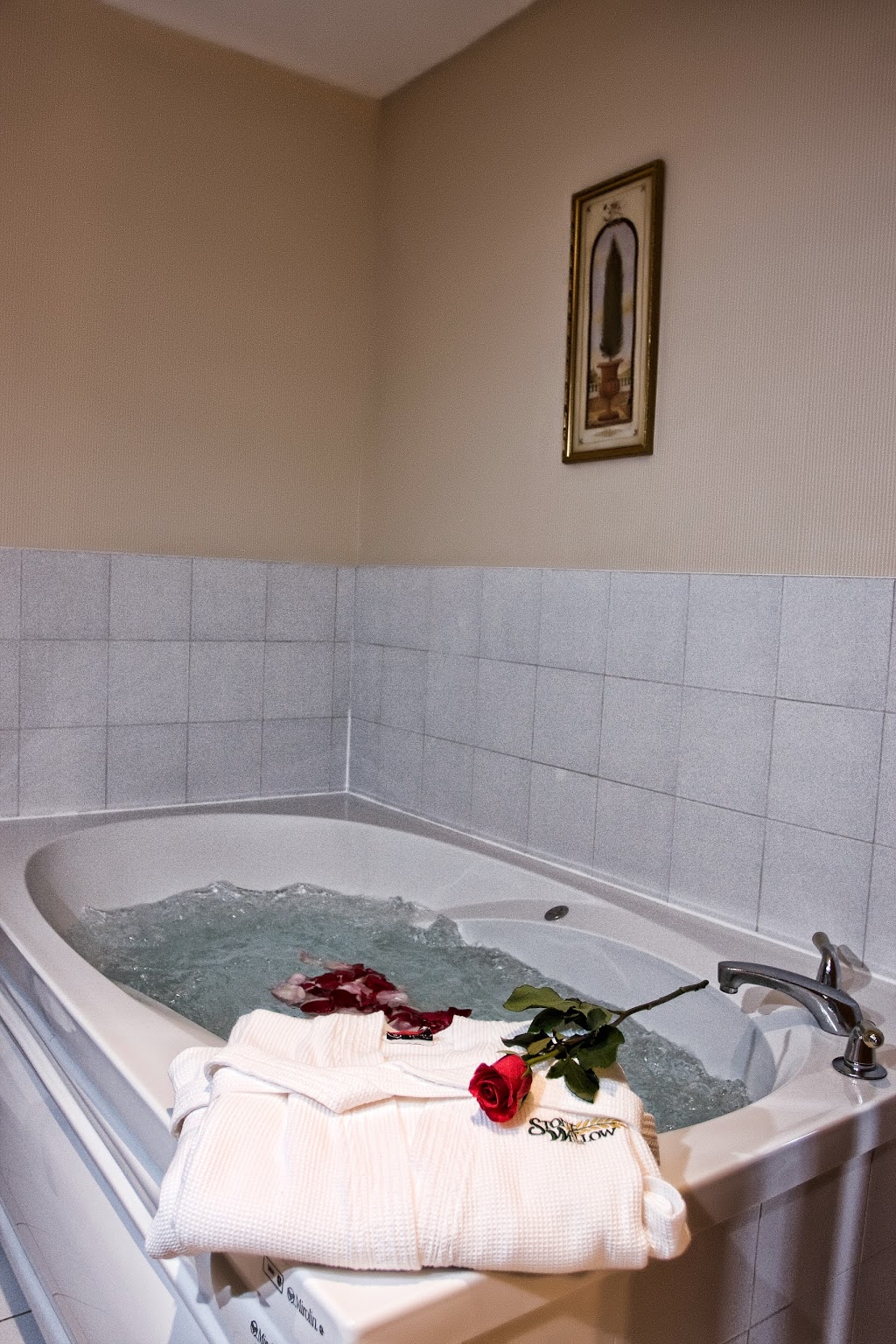 Stone Willow Inn | 940 Queen St. East, P O BOX 457, St. Marys, ON N4X 1B3, Canada | Phone: (800) 409-3366